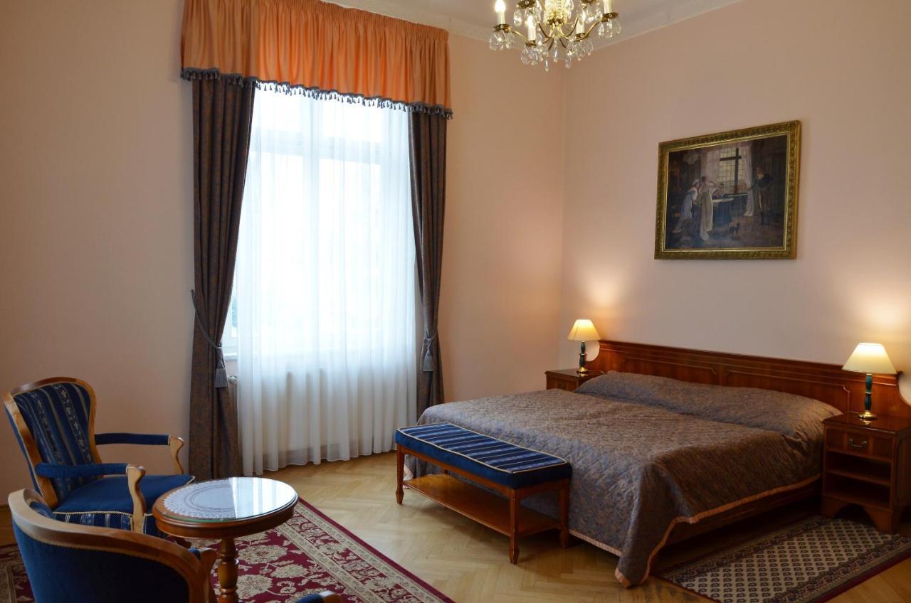 Bristol Vila Tereza Karlovy Vary Kültér fotó