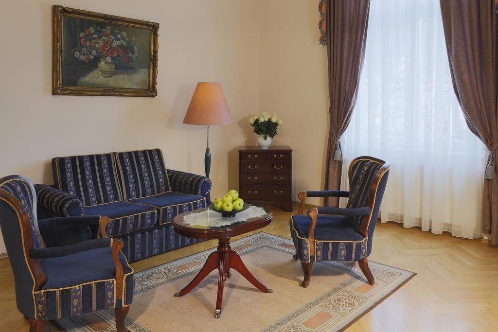 Bristol Vila Tereza Karlovy Vary Szoba fotó